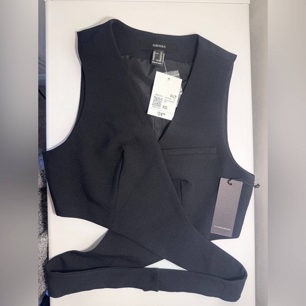 Black Sleeveless Wrap vest